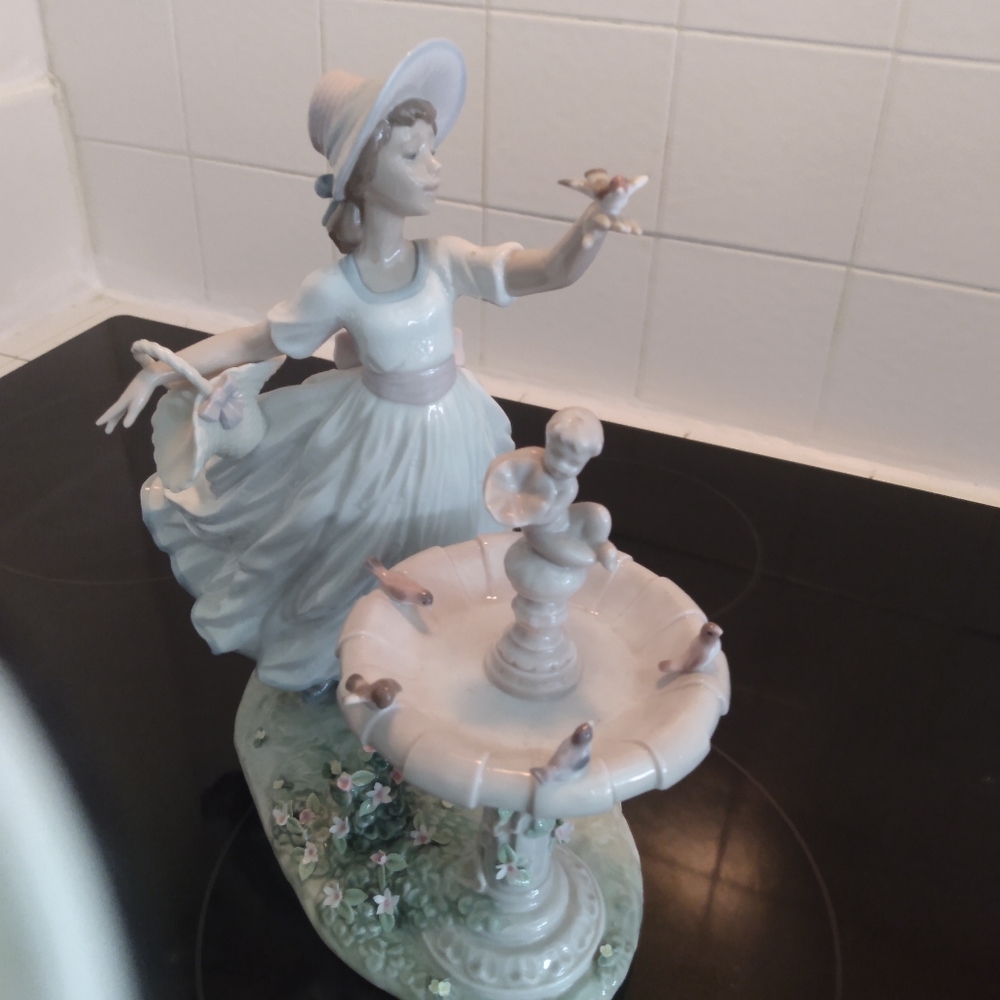 Authentic porcelain lladro with stamp
